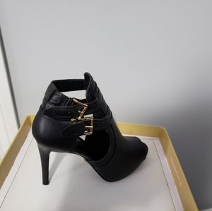 Dess shoe booties